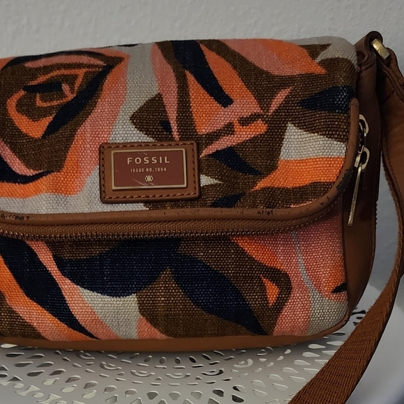 FOSSIL Handbag, Floral, Fabric, and Leather - Picture 2 of 15